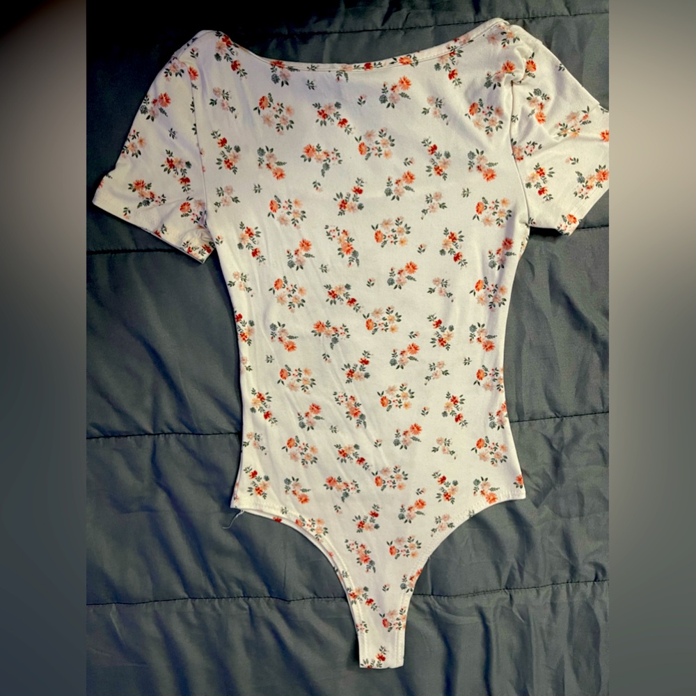 LIGHT PINK FLOWER BODY SUIT 💐🌸